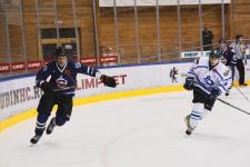 "Динамо-Тюмень" и "ЦифроVой СпецнаZ" сыграли в хоккей в честь 80-летия Победы