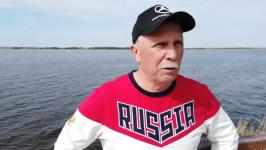 Тюменские "моржи" ныряли с гирями и автоматами в курганском озере Тюменские "моржи" ныряли с гирями и автоматами в курганском озере