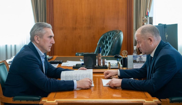 Александр Моор провел рабочую встречу с омбудсменом в Тюменской области Александр Моор провел рабочую встречу с омбудсменом в Тюменской области