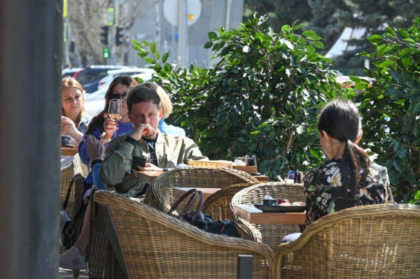 47 кафе и ресторанов открыли в Тюмени летние веранды