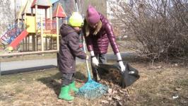 Тюменские журналисты привели в порядок свой сквер Тюменские журналисты привели в порядок свой сквер