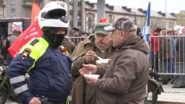 Митинг провели участники патриотического автопробега на площади Памяти в Тюмени Митинг провели участники патриотического автопробега на площади Памяти в Тюмени