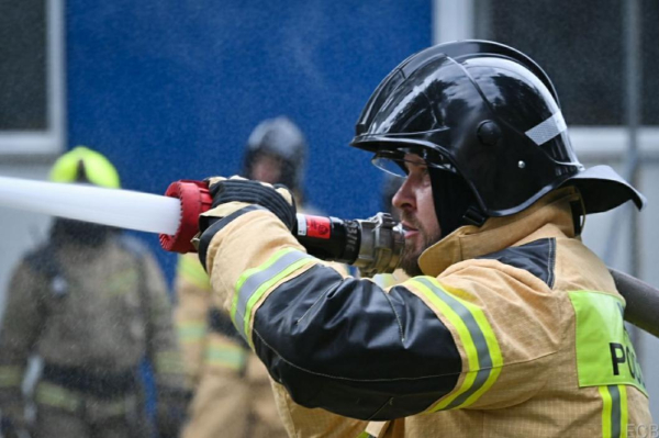 В Ишиме от сварки загорелся склад