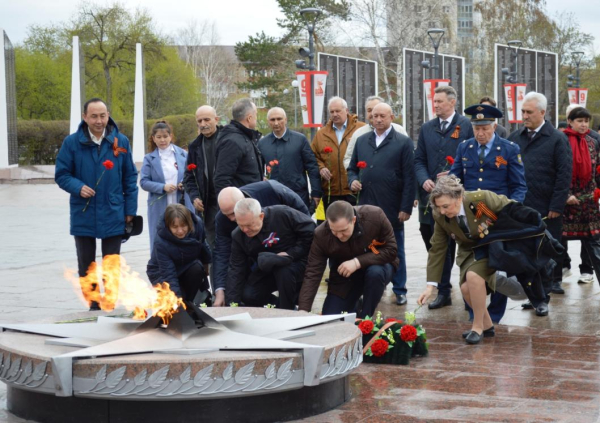 В Тюмени представители национальных объединений почтили память героев Великой Победы 