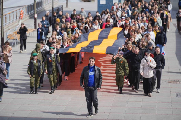 Исторический квест "Знамя Победы" стартовал на набережной Тюмени