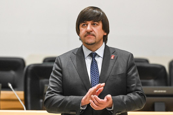 Максим Афанасьев поздравил тюменцев с Праздником Весны и Труда