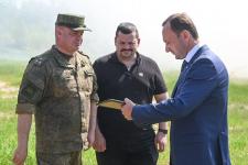 Тюменский депутат предал учебному центру ТВВИКУ противотанковые заграждения