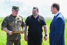 Тюменский депутат предал учебному центру ТВВИКУ противотанковые заграждения