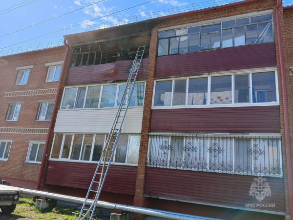 Непотушенная сигарета стала причиной пожара в квартире дома в Тобольске