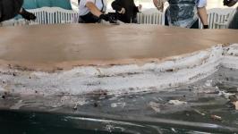 438-сантиметровый торт в виде ключа создают кондитеры в Тобольске