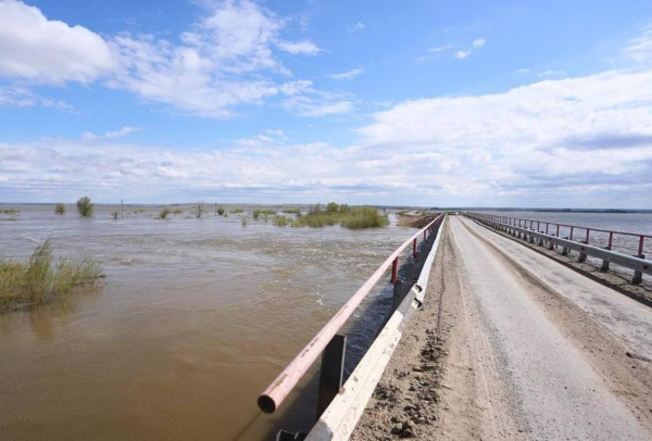 Александр Моор работает в находящихся в зоне паводка муниципалитетах 