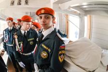 Победным "Ура" встретили тюменцы "Эшелон Победы" на перроне железнодорожного вокзала Победным "Ура" встретили тюменцы "Эшелон Победы" на перроне железнодорожного вокзала