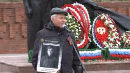 Митинг провели участники патриотического автопробега на площади Памяти в Тюмени Митинг провели участники патриотического автопробега на площади Памяти в Тюмени