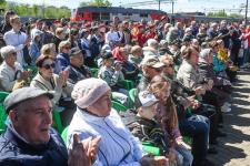 Победным "Ура" встретили тюменцы "Эшелон Победы" на перроне железнодорожного вокзала Победным "Ура" встретили тюменцы "Эшелон Победы" на перроне железнодорожного вокзала