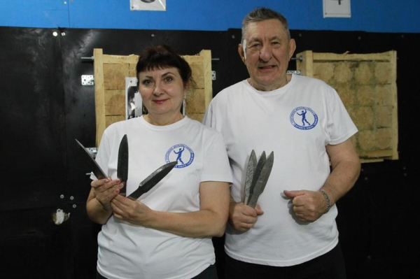 Около 50 спортсменов посоревнуются в метании ножей