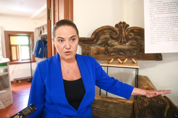 Тюменцам рассказали, как собирали экспозицию центра деревянного зодчества