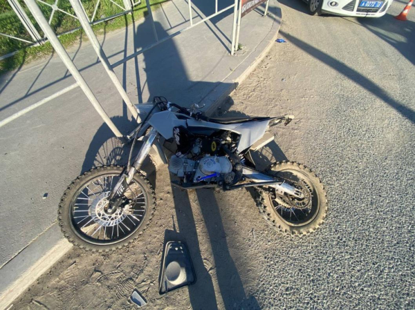 В Тюмени подросток на питбайке попал под колеса автобуса