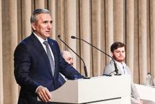 ИИ должен усиливать человеческий потенциал, уверен губернатор Тюменской области