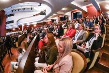 ИИ должен усиливать человеческий потенциал, уверен губернатор Тюменской области