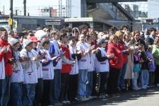 Победным "Ура" встретили тюменцы "Эшелон Победы" на перроне железнодорожного вокзала Победным "Ура" встретили тюменцы "Эшелон Победы" на перроне железнодорожного вокзала