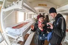 Победным "Ура" встретили тюменцы "Эшелон Победы" на перроне железнодорожного вокзала Победным "Ура" встретили тюменцы "Эшелон Победы" на перроне железнодорожного вокзала