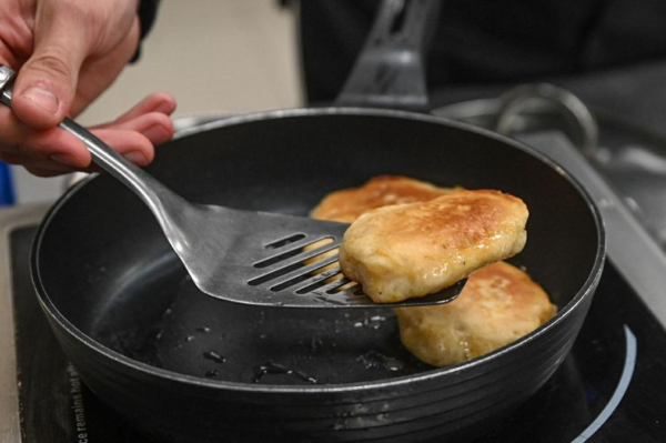 Сальмонеллез обнаружили в шаурме с курицей в одном из кафе Тобольска