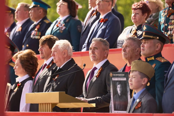 Александр Моор: День Победы - священный праздник, объединяющий поколения