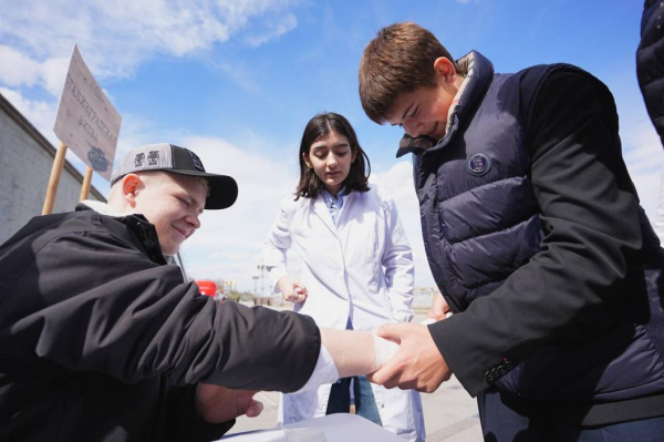 Исторический квест "Знамя Победы" стартовал на набережной Тюмени