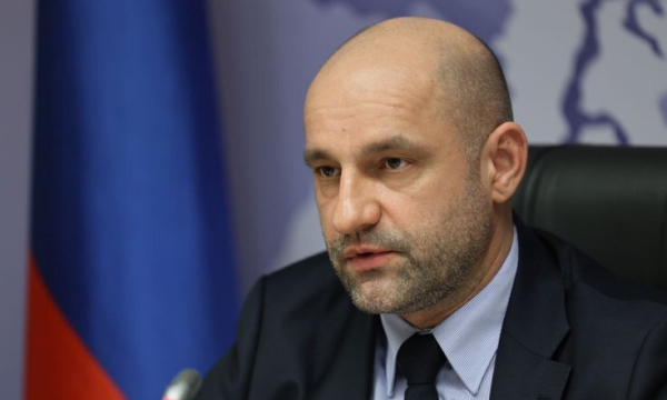 Артём Жога поздравил жителей УФО с Днём России