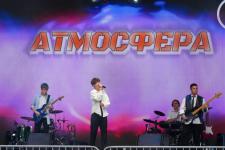 Первый общегородской выпускной проходит на набережной в Тюмени 