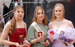 Более 12 тысяч одиннадцатиклассников закончили школу в Тюменской области