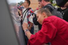 Первый общегородской выпускной проходит на набережной в Тюмени 