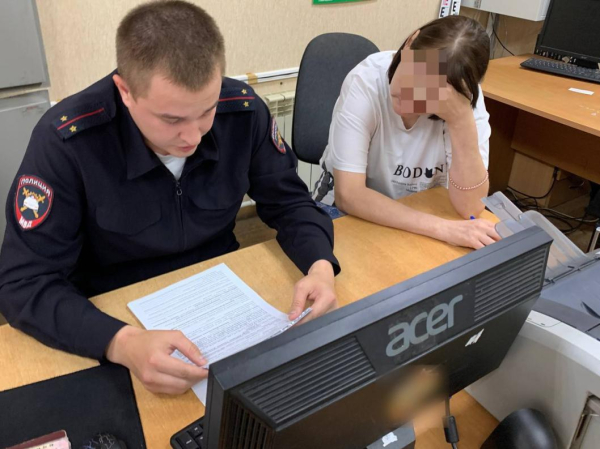 Тюменка устроила пьяное ДТП и сбежала с места аварии Тюменка устроила пьяное ДТП и сбежала с места аварии