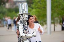 Первый общегородской выпускной проходит на набережной в Тюмени 