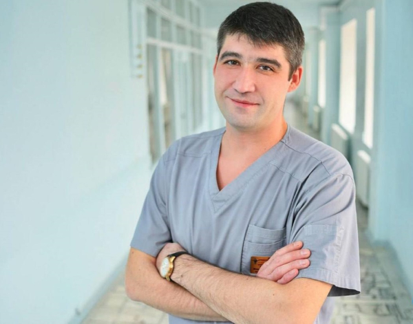 Александр Моор поздравил земляков с Днем медицинского работника