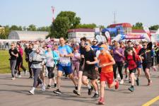 Тюмень поставила рекорд России по самому массовому забегу по взлетной полосе