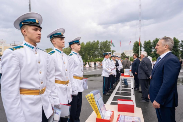 Выпускники Тюменского президентского кадетского училища получили аттестаты Выпускники Тюменского президентского кадетского училища получили аттестаты