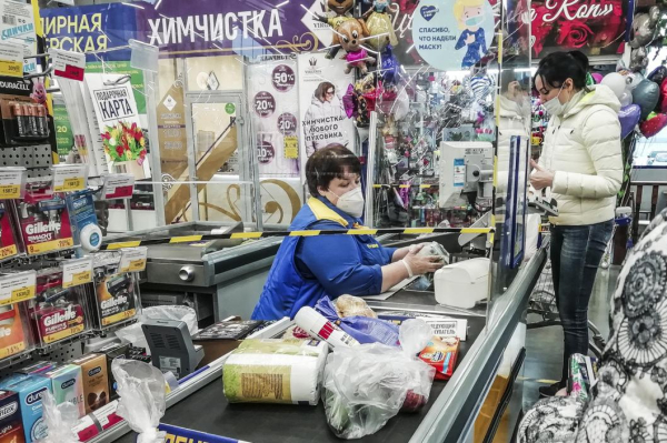 Продавцы, менеджеры и врачи — самые востребованные в Тюменской области специалисты