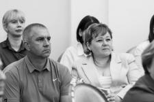 Губернатор Тюменской области вручил паспорта 26 талантливым подросткам