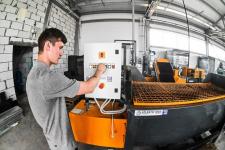 Тюменское предприятие запустило линию по посадке семян хвойных деревьев