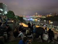 В Тюмени жители города увидели "атмосферный" феерверк