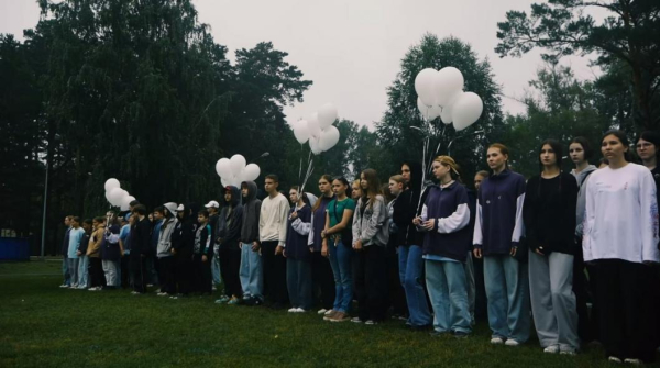 Тюменская молодежь почтила память сверстников, погибших на Донбассе
