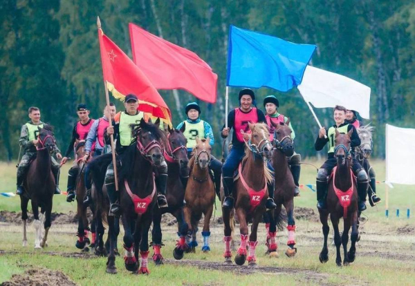 Конноспортивный турнир памяти Жумабая Раизова собрал более 7 тысяч зрителей