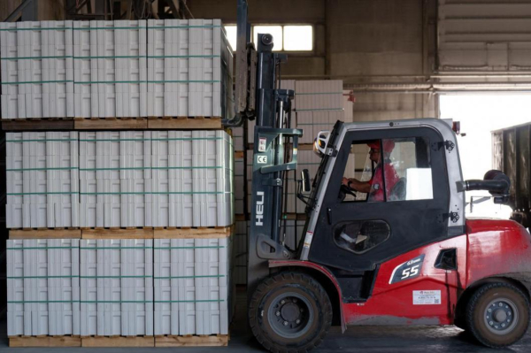 В Тюменской области с начала года трудоустроили более 15 тысяч человек