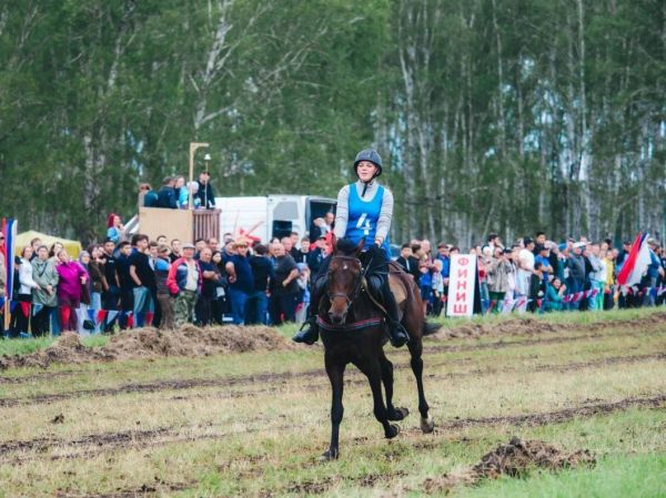Конноспортивный турнир памяти Жумабая Раизова собрал более 7 тысяч зрителей