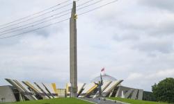 Александр Моор посетил в Беларуси музей истории Великой Отечественной войны