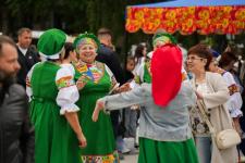 Обновленный сквер Славянский торжественно открыли в Тюмени