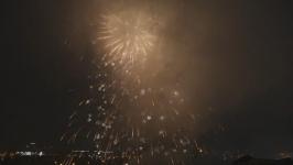 В Тюмени жители города увидели "атмосферный" феерверк