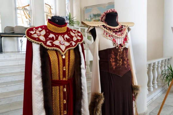 Студенты ТИУ подготовили выставку костюмов народов Тюменской области