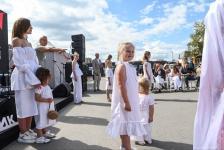 Фотогалерея: фестиваль "Проводник" объединил дизайнеров, урбанистов, музыкантов и мастеров Фотогалерея: фестиваль "Проводник" объединил дизайнеров, урбанистов, музыкантов и мастеров